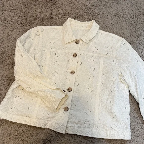 Elegant White Eyelet Jean Jacket - Picture 3 of 4